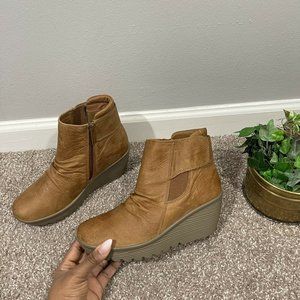 skechers parallel wedge bootie